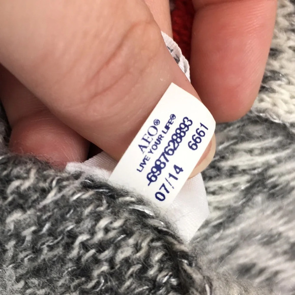 American Eagle Cardigan Sweater Gray Red Aztec Striped‎ - Picture 8 of 11